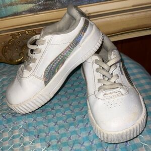 Puma Carina Iridescent Kids Sneakers in White/Silver Toddler 6